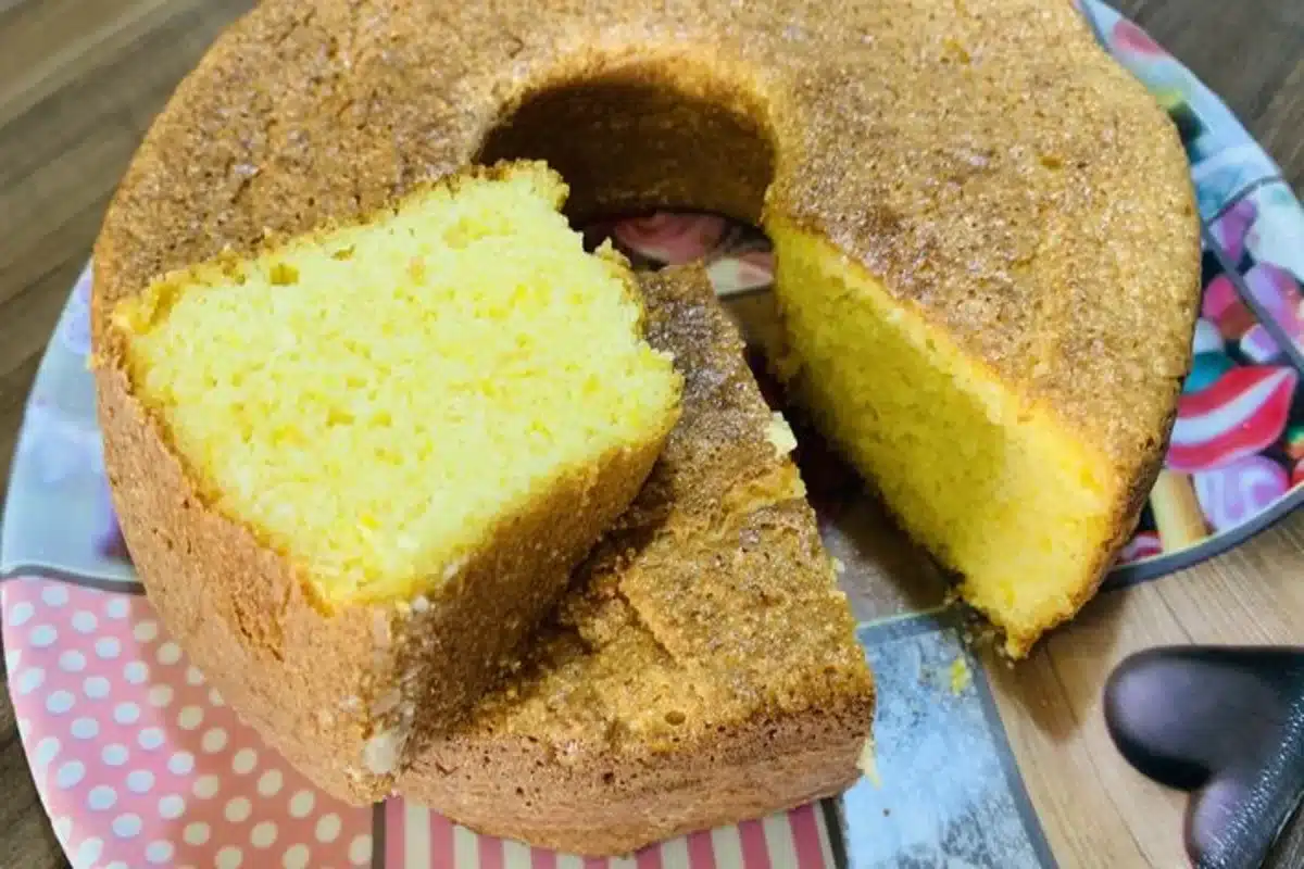 Bolo De Flocão Com Creme De Leite