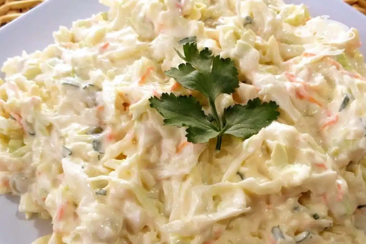 Receita de Salada de Repolho Cremosa
